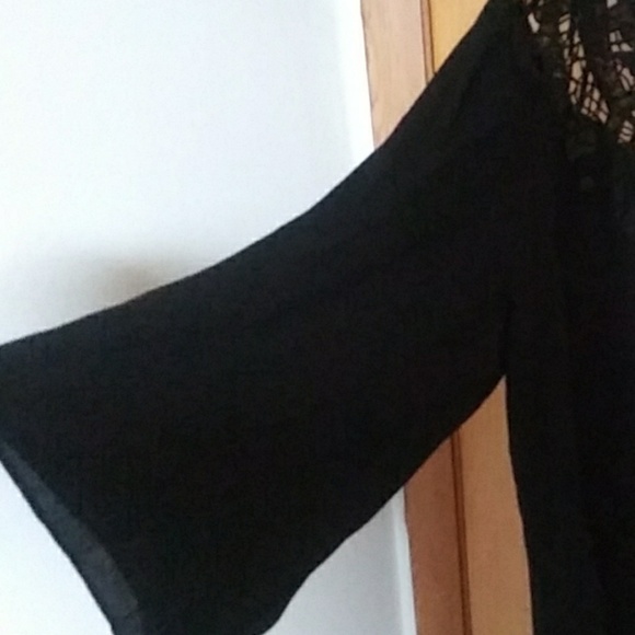 Top - Picture 2 of 5